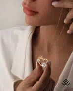 آویز طلا قلب با گل صدفی - Image 2