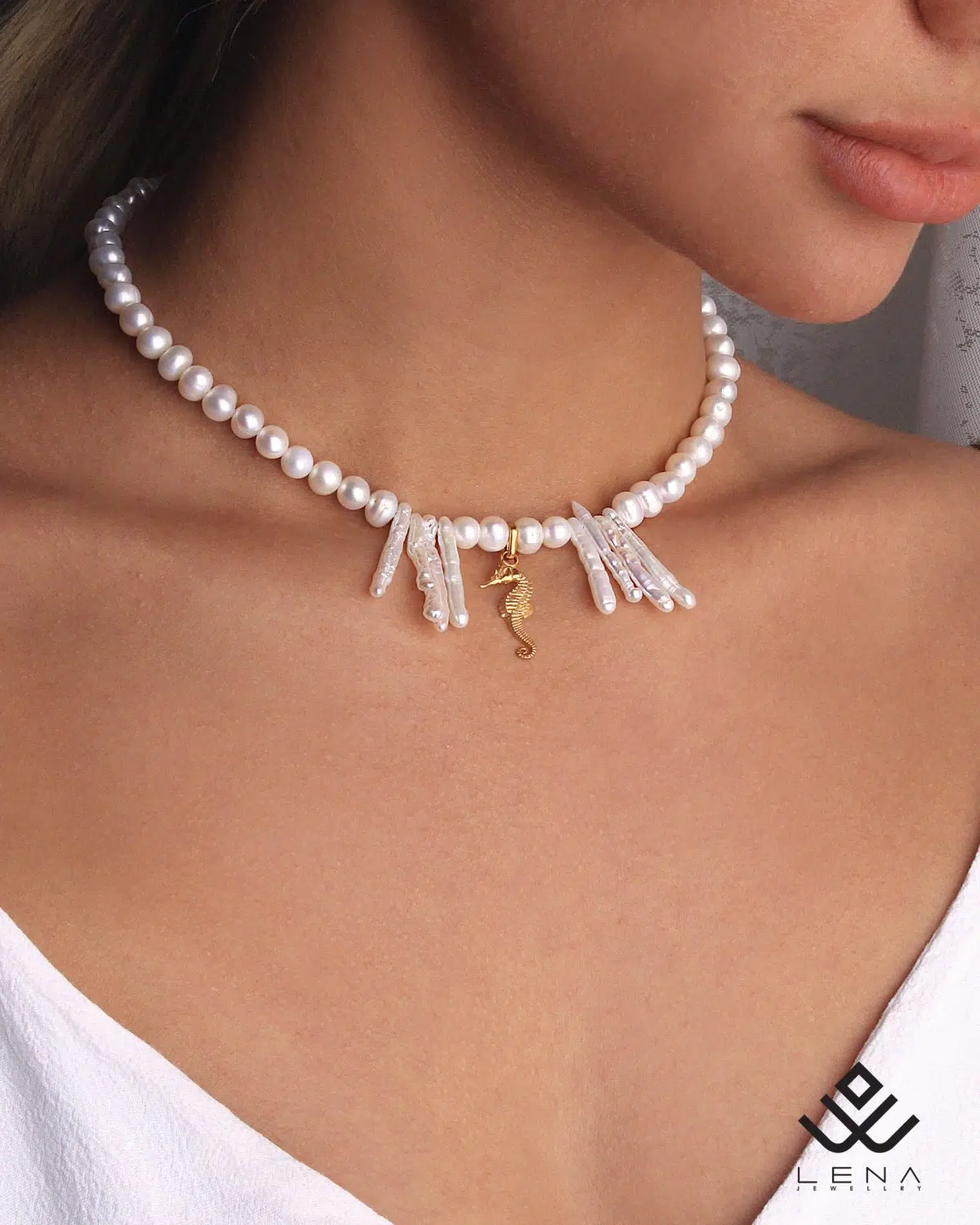 گردنبند طلا و مروارید باروک با آویز اسب آبی - Image 2