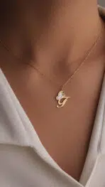 آویز طلا حرف F پروانه‌ صدفی - Image 2