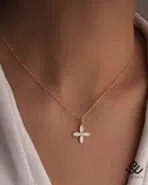 گردنبند طلا گل 4 پر - Image 3