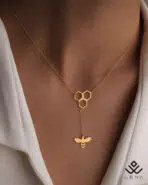گردنبند طلا کندو با آویز زنبور - Image 2