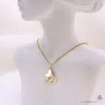آویز طلا پروانه صدفی حرف D