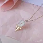 آویز طلا گل صدفی