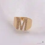انگشتر طلا حرف M نگین دار