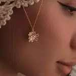آویز طلا گل میناکاری